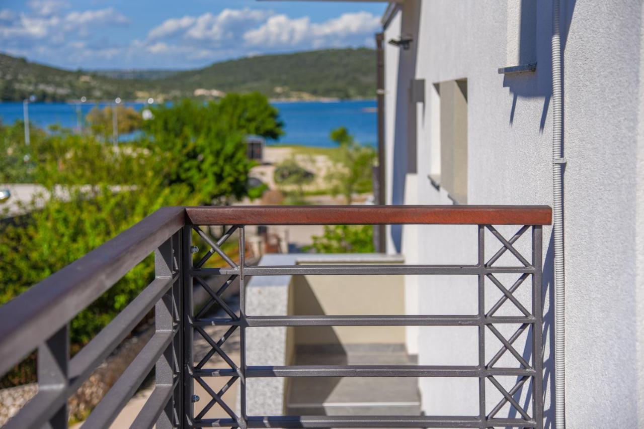 Apartmani Kameno Sidro Bilice Buitenkant foto