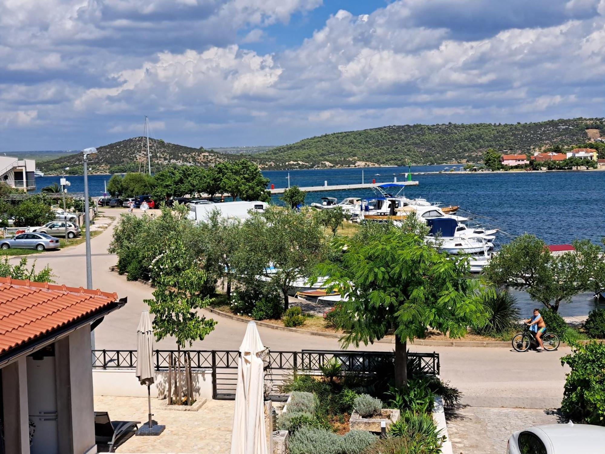 Apartmani Kameno Sidro Bilice Buitenkant foto